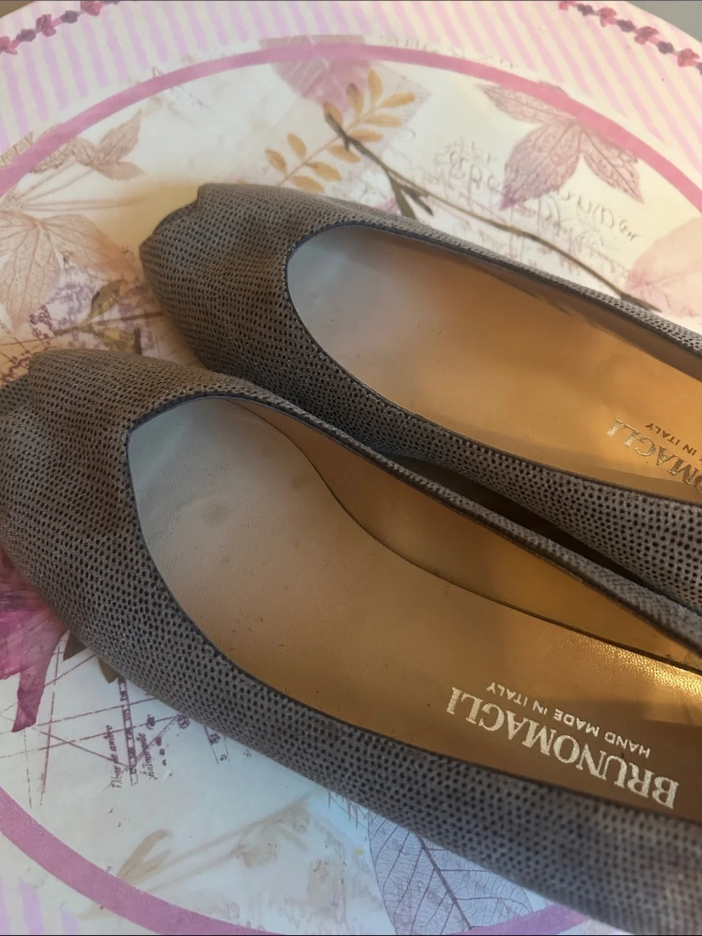 NEW Brunomagli Flats Hand Made in Italy Size 7